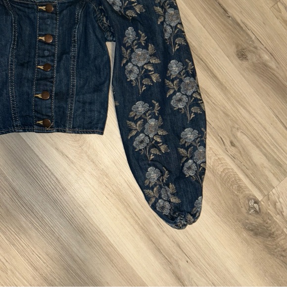 Wrangler Blue Floral Crop Top - Picture 5 of 6